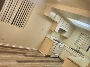 12400 Eucalyptus Ave APT 16, Hawthorne, CA 90250