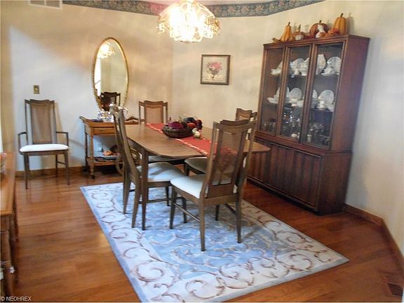 Formal dining room