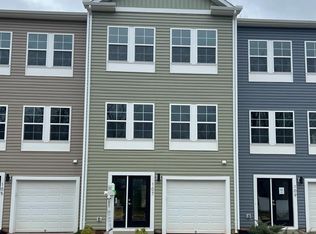 107 Sage Creek Ct, Manassas Park, VA 20111
