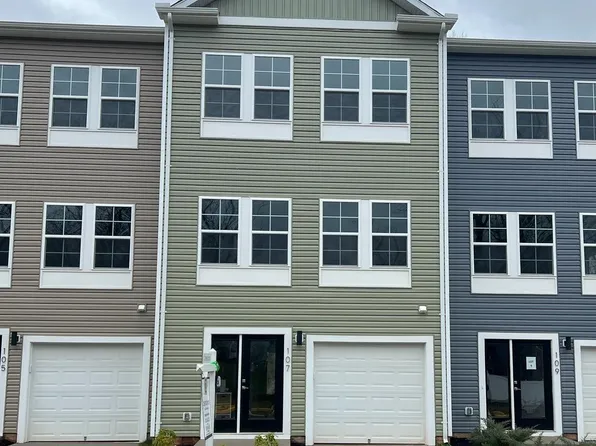 107 Sage Creek Ct, Manassas Park, VA 20111