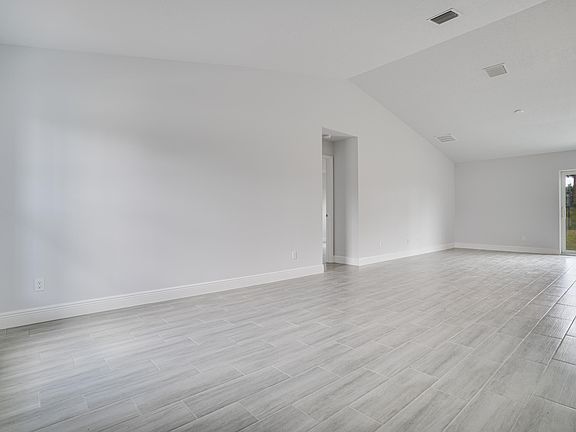 2nd image of 567 SW Nautical Avenue