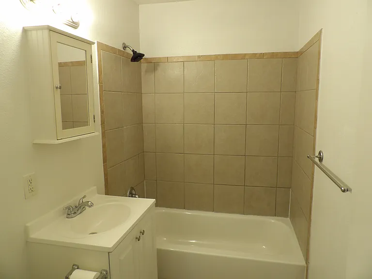 2824 NW Mobley St — Photo 7
