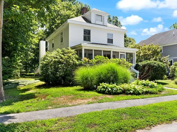 143 Everett St, Concord, MA 01742