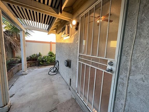 3rd image of 2414 Reindeer Ln