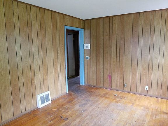 5th image of 753 S Gladstone Ave