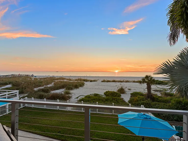 10042 Gulf Blvd — Photo 36