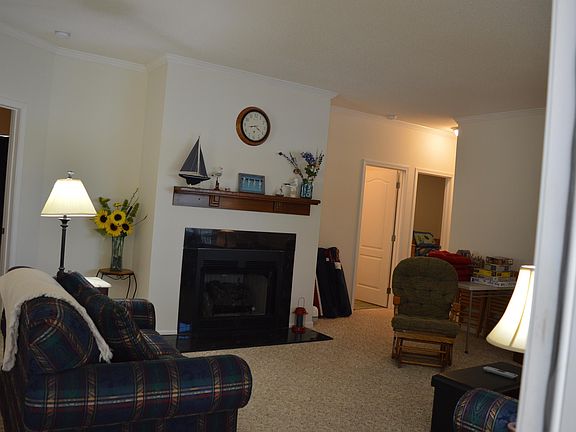 5th image of 14 Garden Spot Ln
