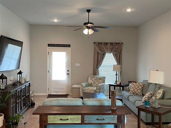 2nd image of 174 Carriage Way