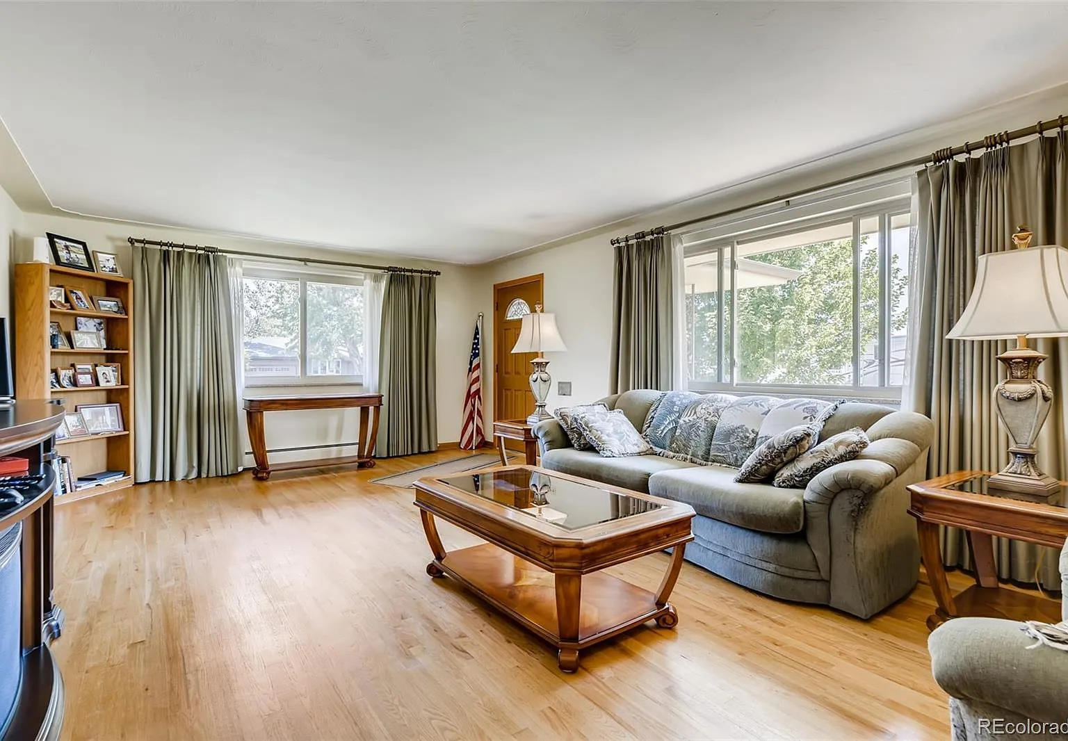 2 bed, 1800 sqft, $2,585 — Photo 2