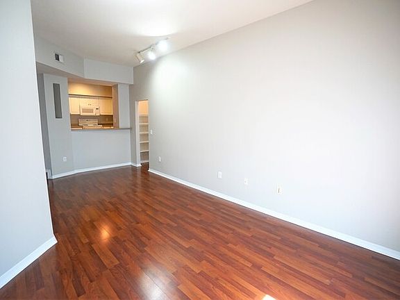 4th image of 402 S Armenia Ave Unit 138