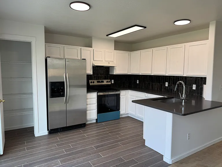 1603 E Coeur D Alene Ave #A — Photo 7
