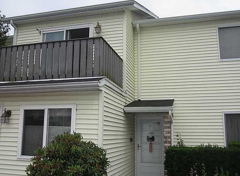 1st image of 825 Williamsburg Cir