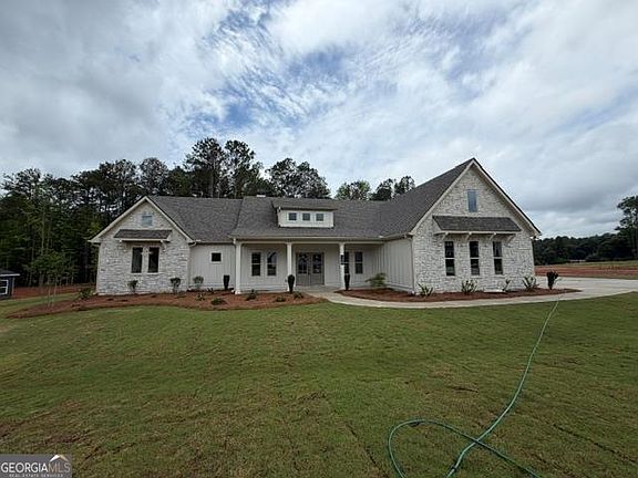 4th image of 126 Woodford Dr