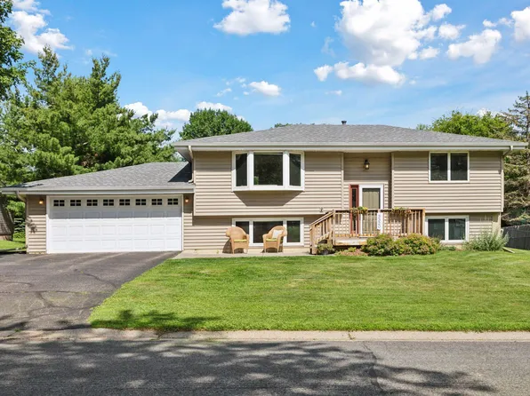 3320 Heritage Ln, Eagan, MN 55121