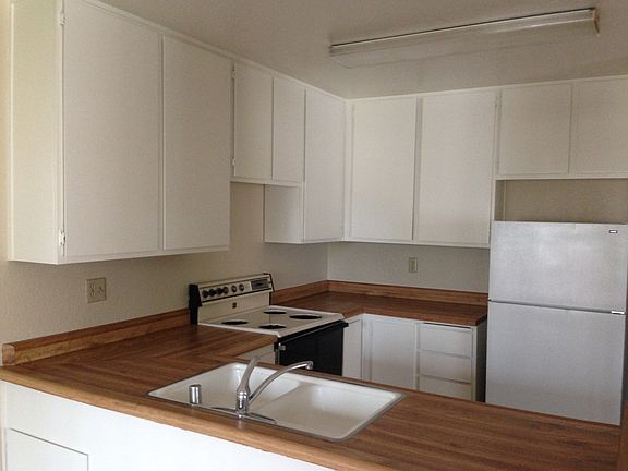 2nd image of 3606 Ivalynn Cir