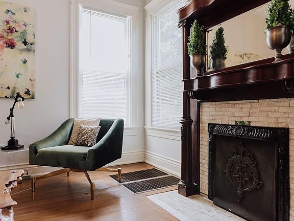 3rd image of 2018 Bonnycastle Ave #1