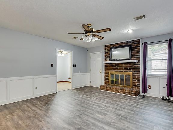 5th image of 3735 Woodcock Dr