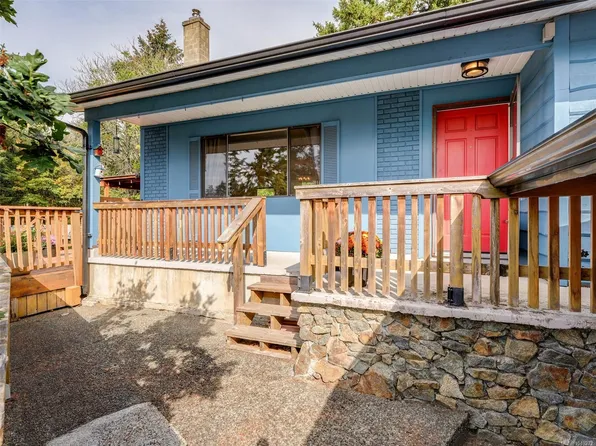 905 Gade Rd, Langford, BC V9B 4Z6
