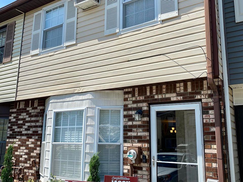 1st image of 62 Sandalwood Dr