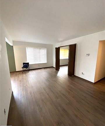 3rd image of 20817 Eastlawn St
