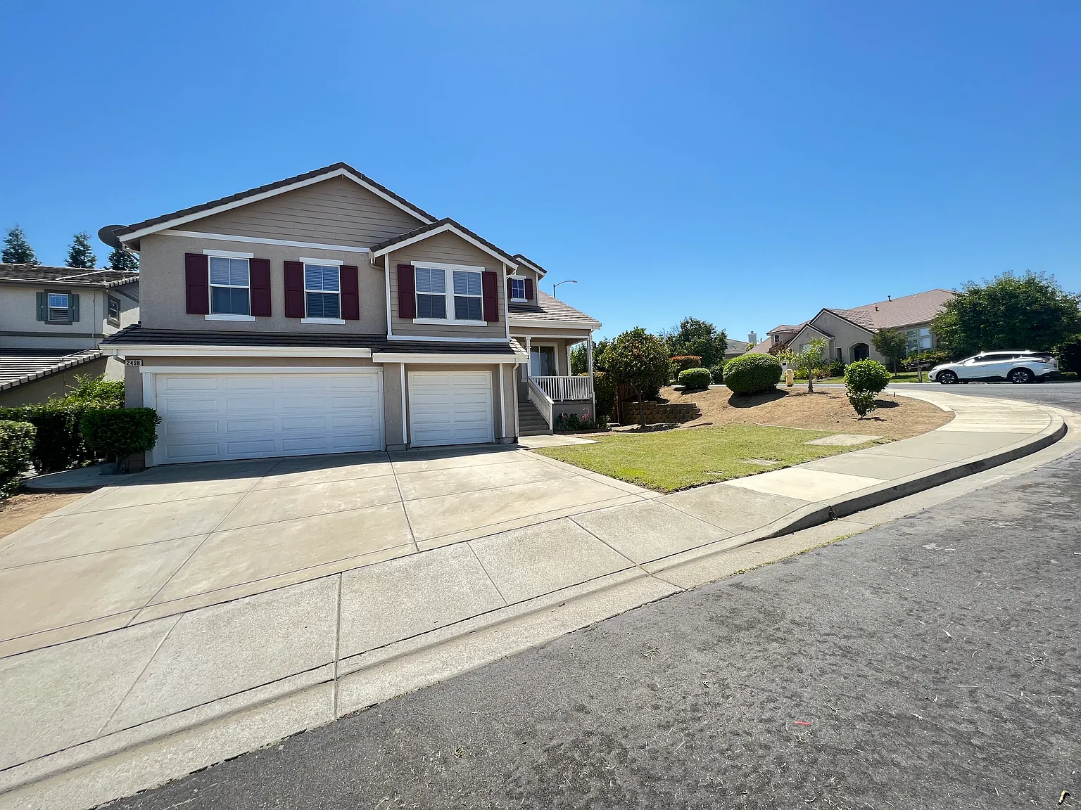 5 bed, 3064 sqft, $4,450 — Photo 2