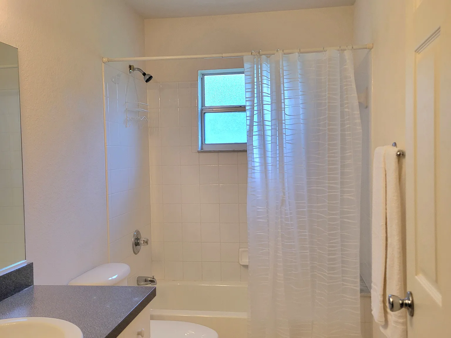 2 bed, $2,050 — Photo 4