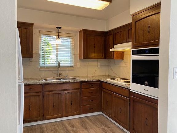 5th image of 547 Kiely Blvd #1