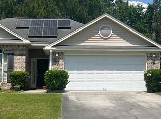 8 Carlisle Ln, Savannah, GA 31419