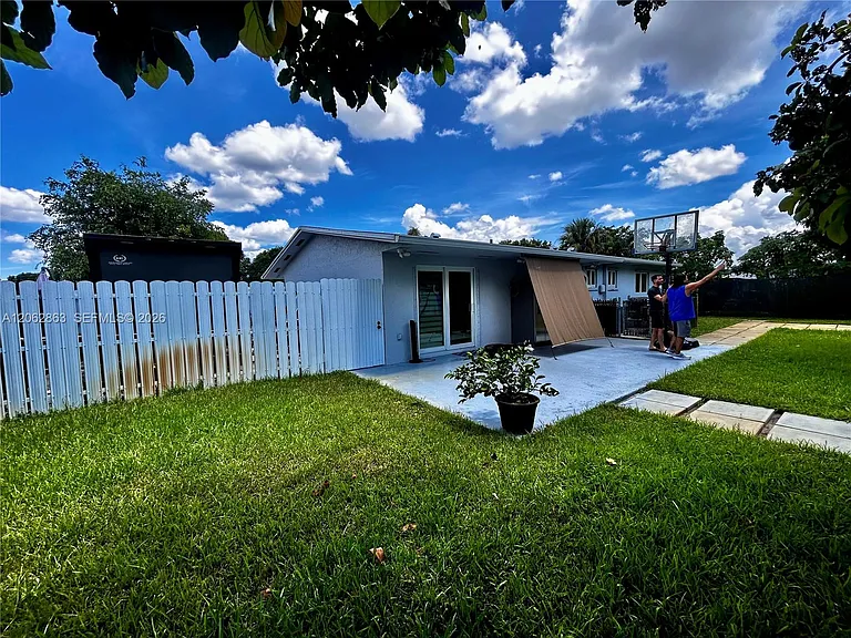 19302 NW 47th Pl — Photo 21