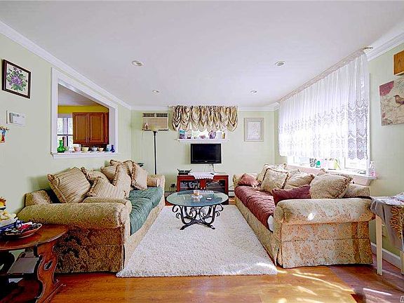 4th image of 515 Lombard St