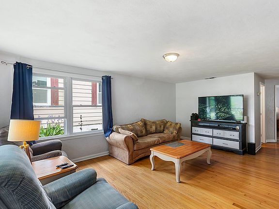 4th image of 941 Park Ave