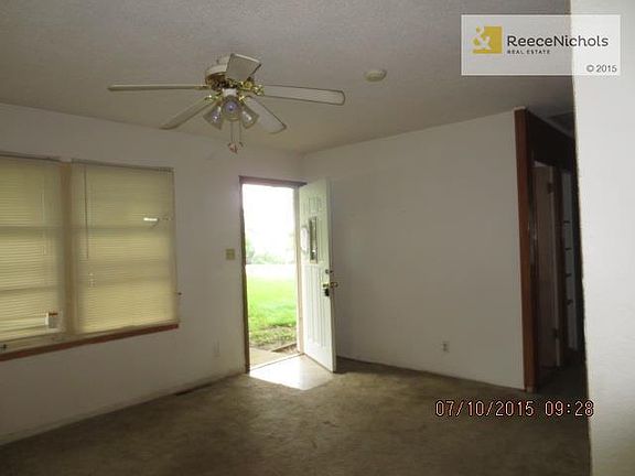 5th image of 2507 Woodend Ave