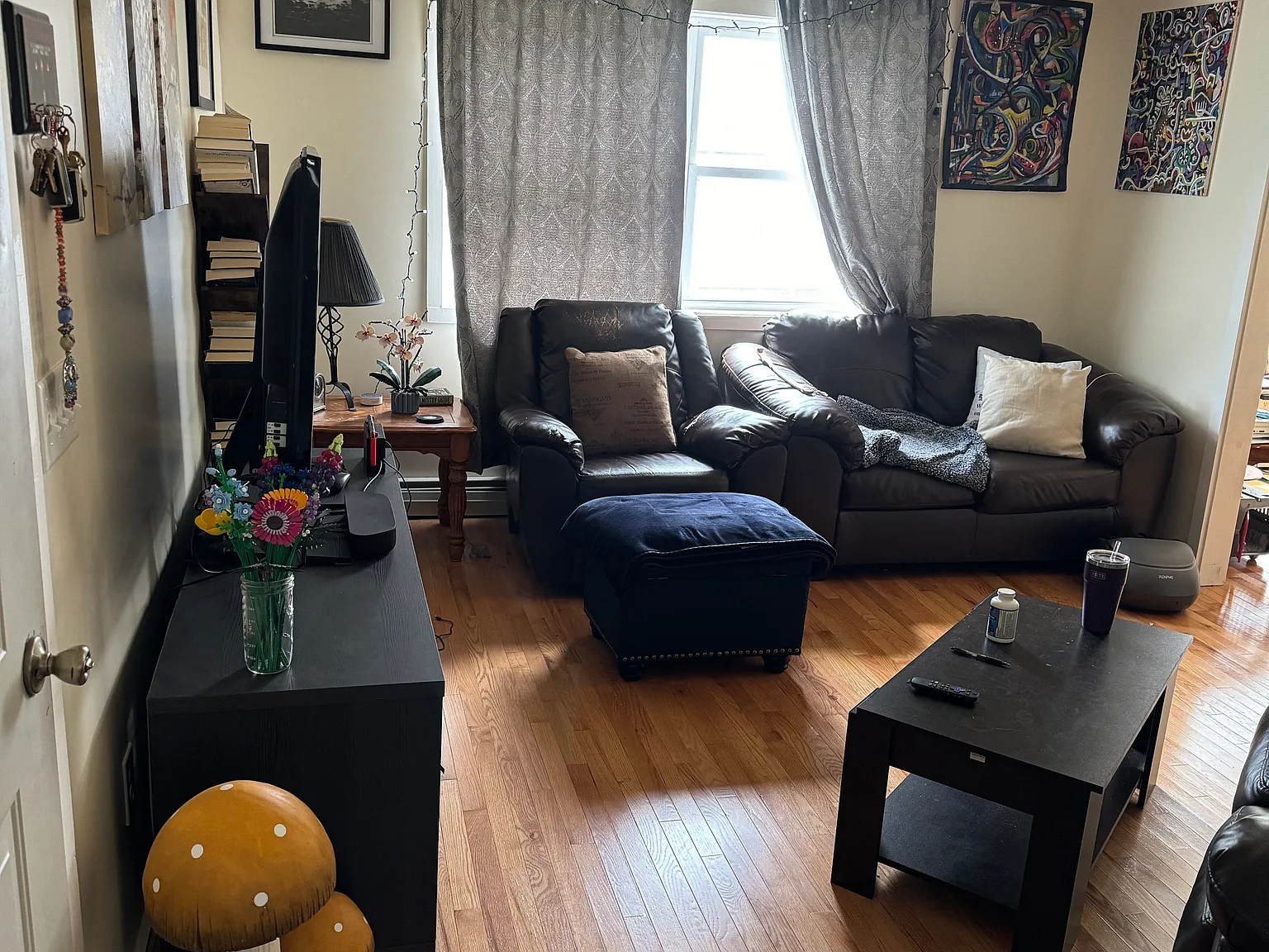 4 bed, 2500 sqft, $3,500 — Photo 4