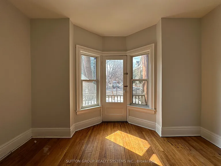 237 Dovercourt Rd #B — Photo 5