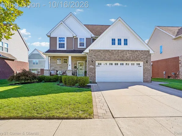 37115 Russell Dr, Westland, MI 48185