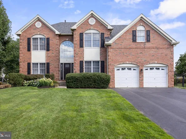 97 Brooks Rd, Moorestown, NJ 08057