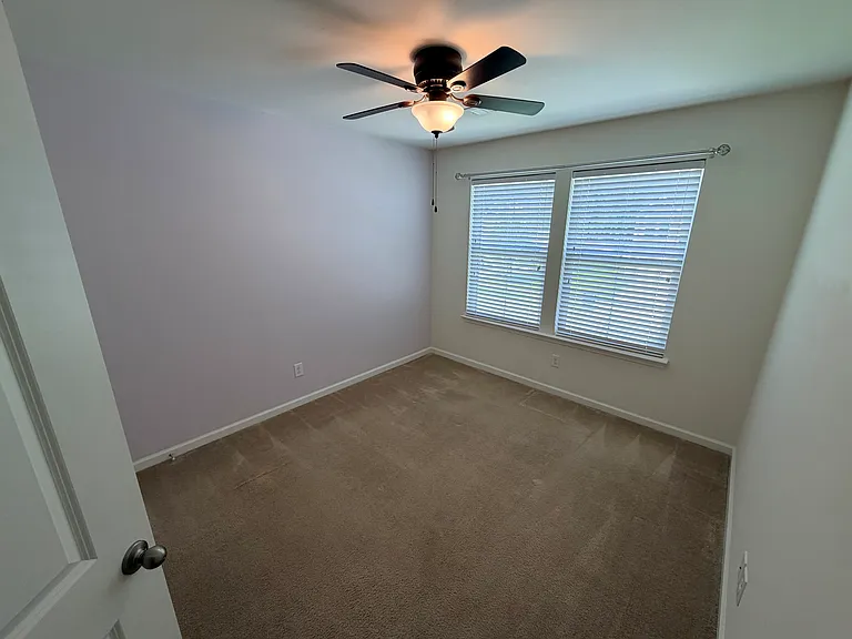 1355 Hermitage Ln — Photo 27