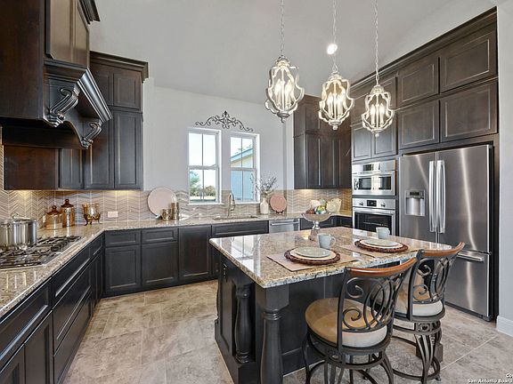 5th image of 133 Center Oaks Ct