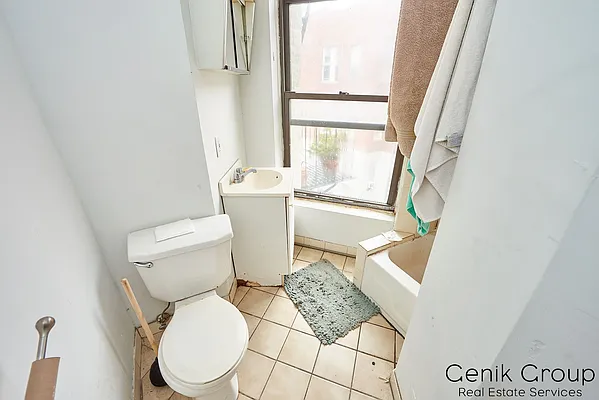 Rented by Genik Group Corp | media 12