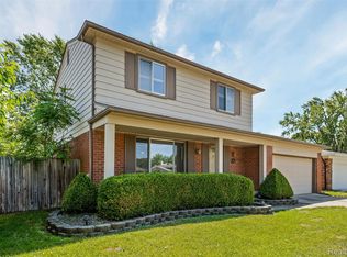 2882 Samuel Dr, Troy, MI 48083