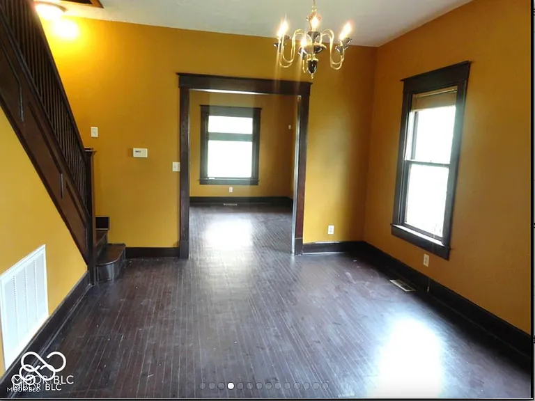 1841 N Talbott St — Photo 18