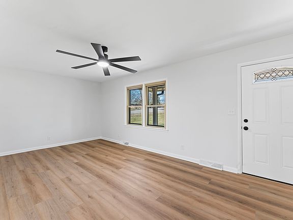 5th image of 627 Crestland Dr