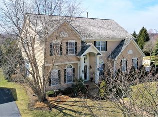 220 Bridle Path Ct, Fox River Grove, IL 60021