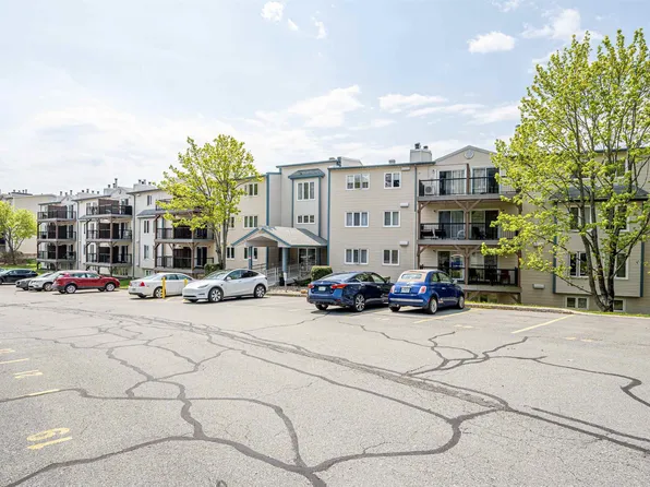 3700 John Parr Dr #422, Halifax, NS B3K 5V4