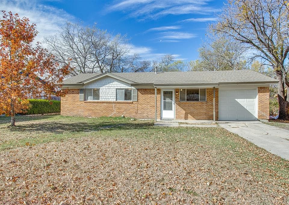 1st image of 805 Comal Ave