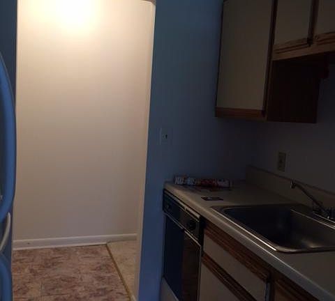 4th image of 1521 Colonial Dr APT 204