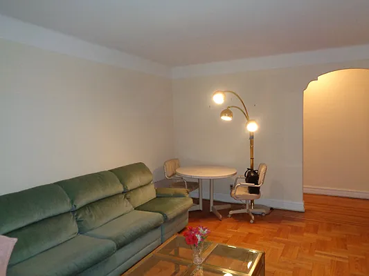 Sold by Thomas Lipovetsky, LREB | media 21