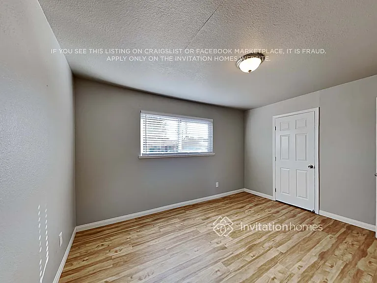 1104 Charles St — Photo 10