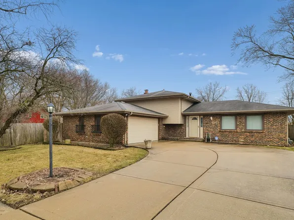 4921 Lakeshore Dr, Richton Park, IL 60471