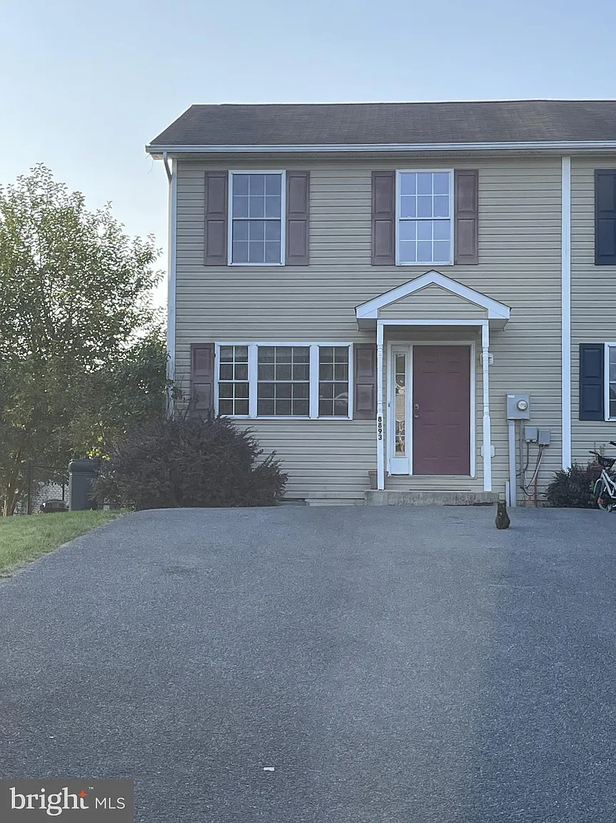 8893 Picadilly Cir photo 1